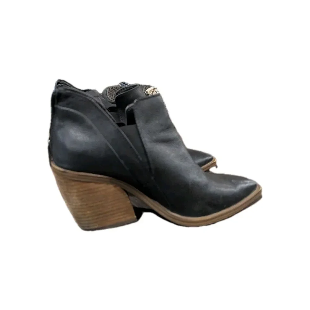 Vince Camuto vince camuto